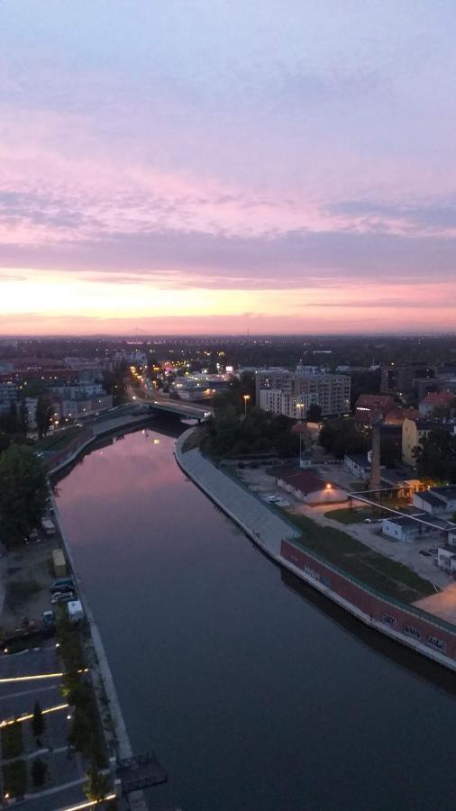 Apartamento Atal Towers Prywatny Apartament Breslavia Exterior foto